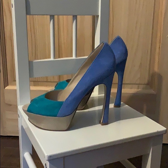 Aldo Peeptoe Heels - Picture 2 of 3